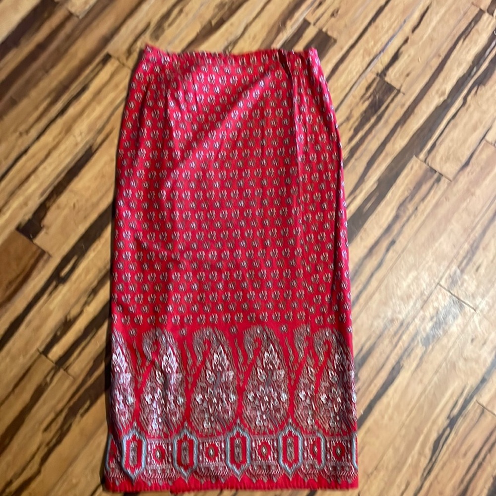 Beautiful red filagree wrap aground Liz Claiborne skirt